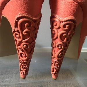 *SALE* Platform sandals with laser cut design